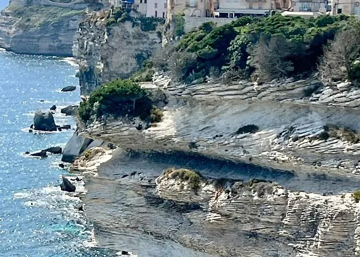 Superbe Port De بونيفَسْيو